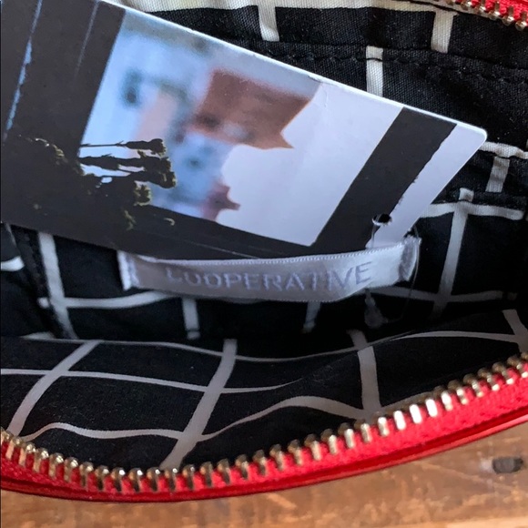 Rouge Lips Pouch, NWT - Picture 3 of 6